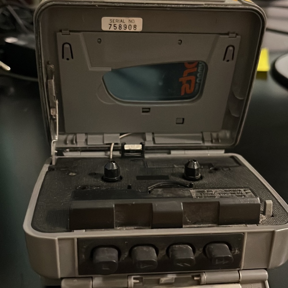 Sony Sports Walkman WM-FS191 AM/FM Radio & Cassette Player - Picture 6 of 6